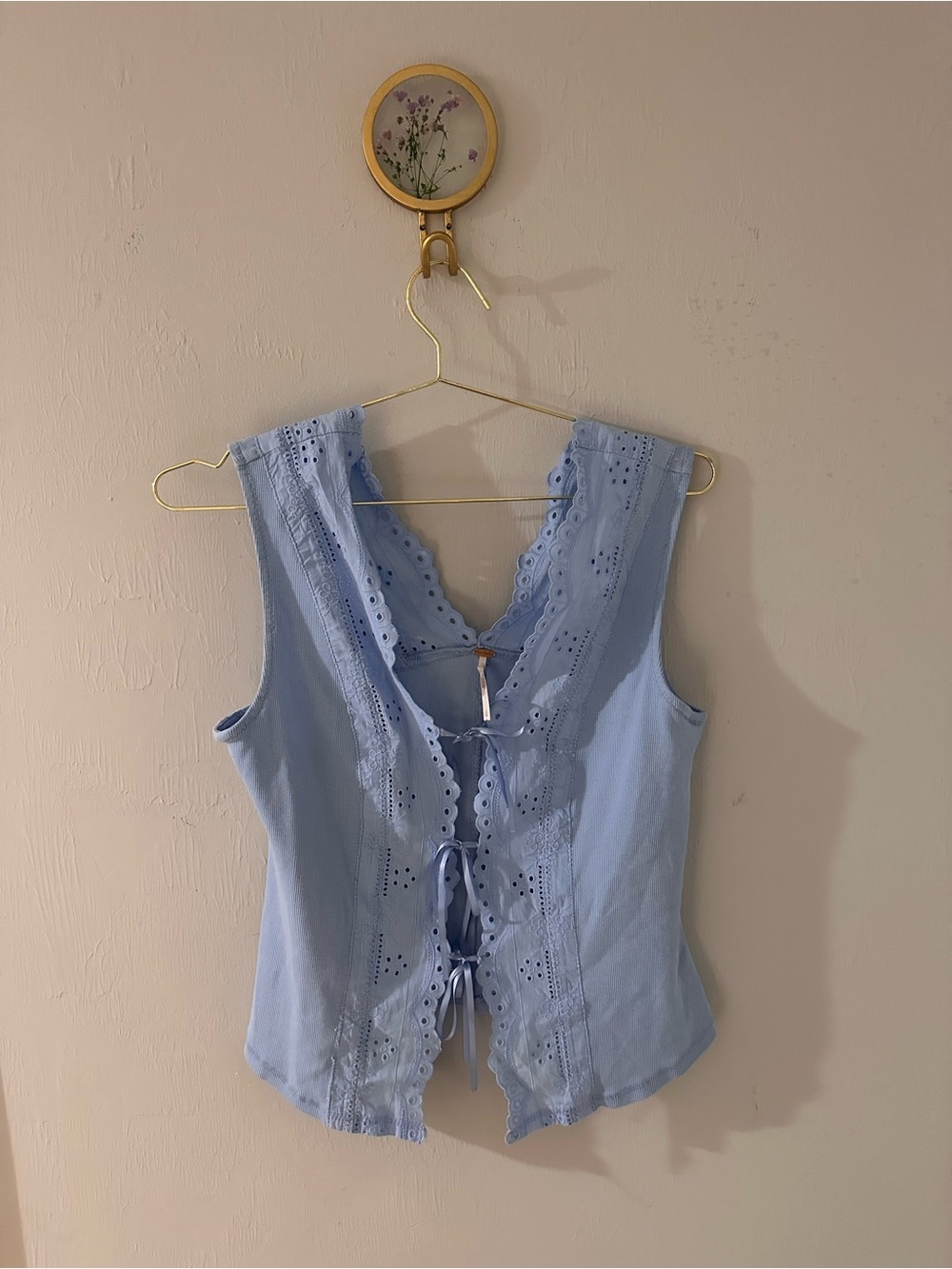 Free People Light Blue Eyelet gesibelle Tie-Front Sleeveless Top - Picture 2 of 4